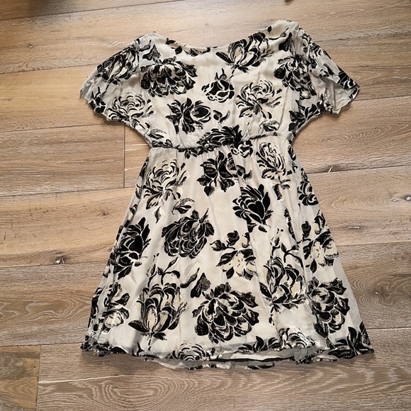 Alice and Olivia A line floral dress - Picture 3 of 16